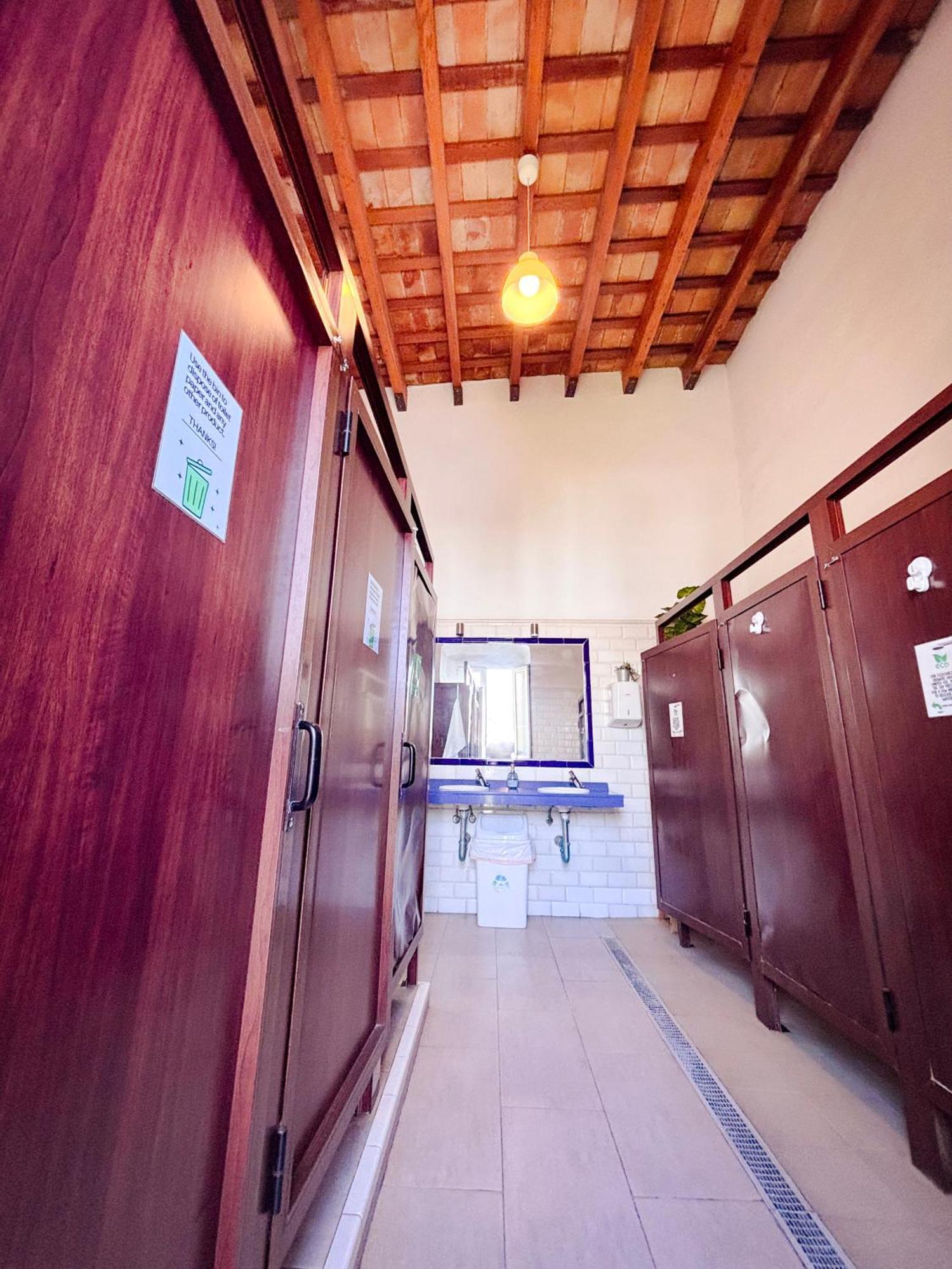 Lion Hostel By Kitesurf تريفة المظهر الخارجي الصورة